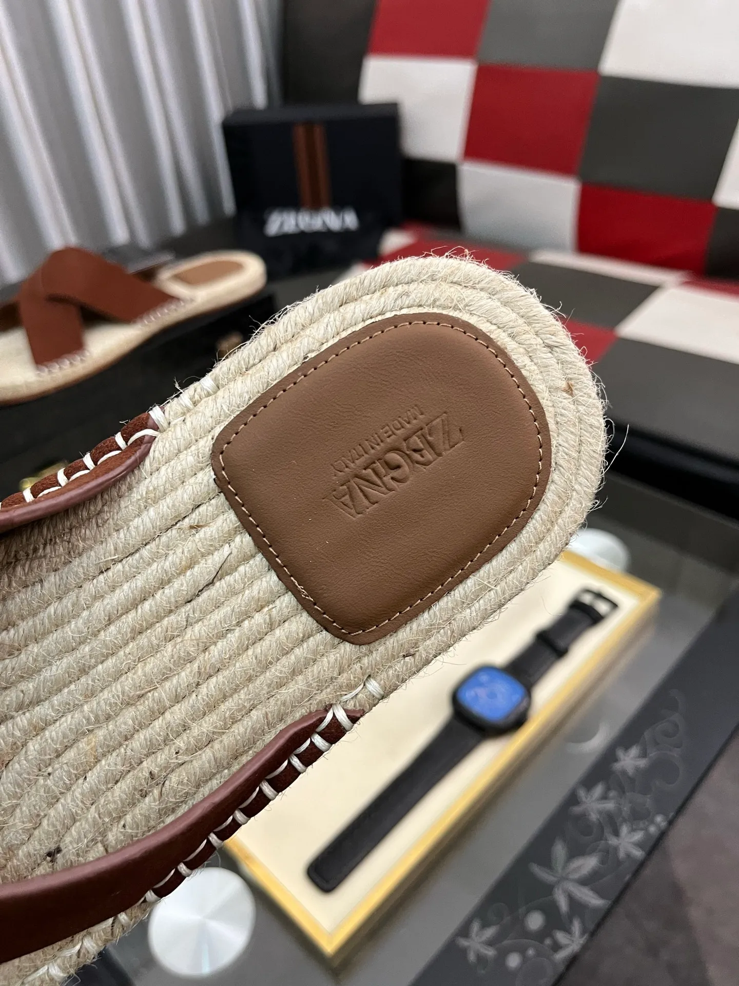 Men's shoes 💰320⌚️⌚️《HERMES》Hermès 💁♂️Men's casual slippers, compare the quality at the counter🧚🏿♂️ The upper layer has a stone pattern with clear texture, showing high-end, high-end, comfortable to wear and versatile. Purely hand-pulled, raw rubber breathable outsole, breathable and comfortable lambskin lining, 100% comfortable density, original rubber outsole wear-resistant code number 38-44. Can be customized 45-46-47
